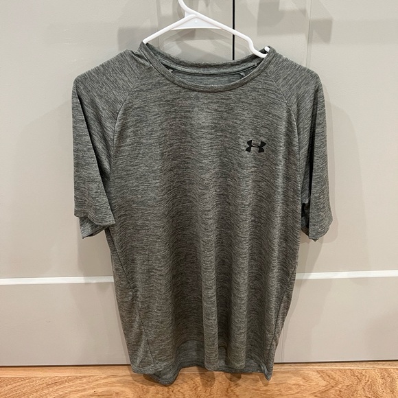 Under Armour Performance Shirt - Picture 1 of 1